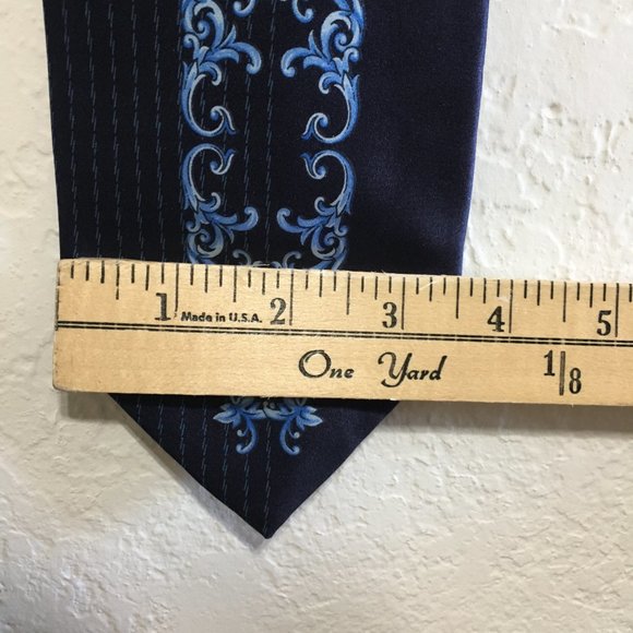 Gianni Versace Authentic Silk Men's Necktie Blue Made in Italy - Picture 10 of 11